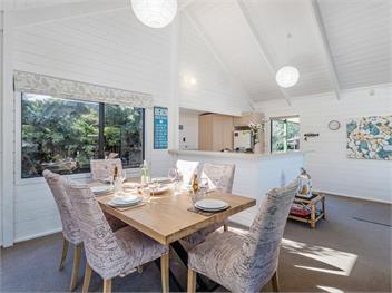 Beaumont Beach Retreat (Bachcare) - Pauanui