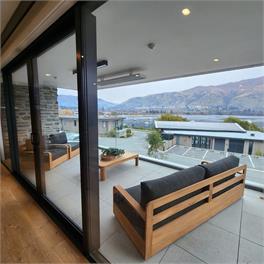 Central Wanaka Lakeview Luxury Apartment - Wanaka