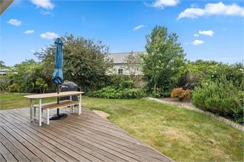 Sackville Sunshine (Bachcare) - Martinborough