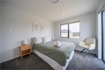 Breaksea Basecamp (Bachcare) - Te Anau