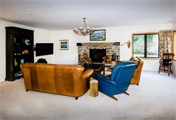 Wanaka Tree & Lake House - BEST Lake Front Location - Wanaka