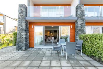 Alpine Village - Lake Edge Apartment A - Queenstown