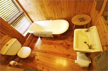 The Log Cabin - Waihi