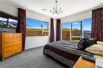 Lakeside Luxury (Bachcare) - Wanaka