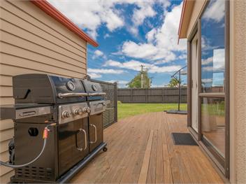 Beach House on Hetherington (Bachcare) - Whangamata