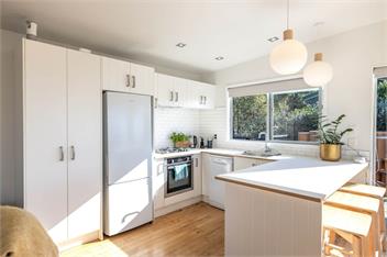 OCEAN BREEZE COTTAGE - Coast & Country - Waiheke Island