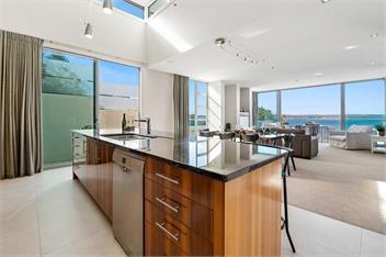 Taupo Penthouse Apartment - Unbeatable Lake Views - Taupo 