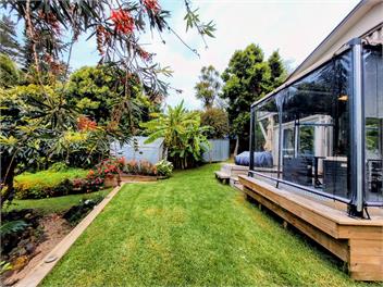 Garden Bliss & Bird Sanctuary in Paihia Estuary - Paihia