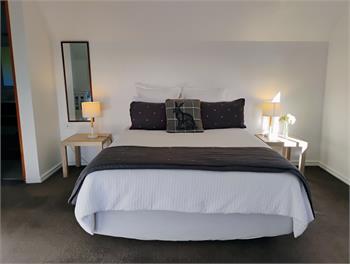 Sandhill Gardens Retreat - Woodend