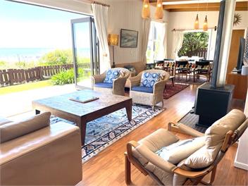 Absolute Beach Front at Patons Rock - Takaka