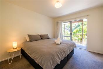 Surfdale Sunspot: Spa Escape Waiheke - Waiheke Island