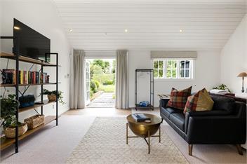 Hawthorn Cottage - Deluxe Private Guesthouse - Tamahere