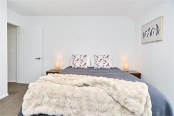 City Townhouse - 2BR Comfort, Private & Parking - Christchurch