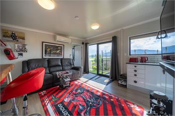 Ducati House (Bachcare) - Te Anau
