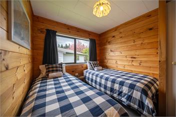 The Back Hut (Bachcare) - Te Anau