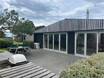 Coastal Retreat - Te Awanga