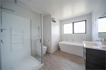 Breaksea Basecamp (Bachcare) - Te Anau