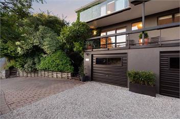QT Paradise: Panoramic Views & Elegant Comfort - Queenstown
