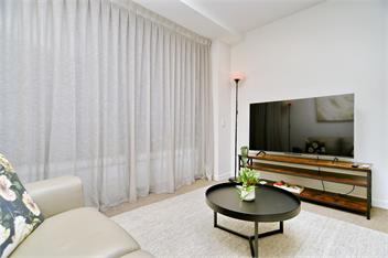 Stadium Central 2 – Modern CBD Stay w/ Secure Entry - 