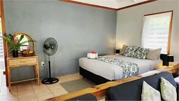 Sunset Palms Rarotonga - Beach Bungalow -
