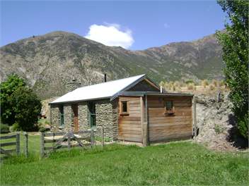Award Winning Historic Warbrick Stone Cottage - Queenstown