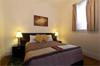 Brockworth Cottage - (Christchurch City and Country Cottages) - 