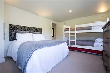 Four Bedroom Villa - Napier