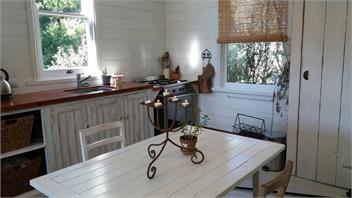 Heron Retreat for Two,Tukituki River, Havelock North - HAWKE'S BAY