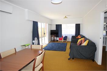 Pine Unit - Orewa Beach - Orewa