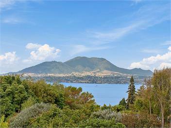 Lofty Lakeviews (Bachcare) - Acacia Bay