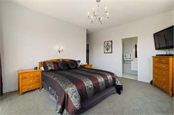 Lakeside Luxury (Bachcare) - Wanaka