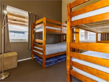 Chalet Gryon - Large 3 bedroom with fireplace - ohakune