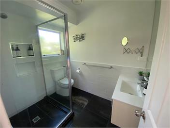 Papamoa beach house with pool and spa close to the beach - Papamoa beach