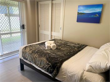 Orewa Beach House....seconds to beach - Orewa
