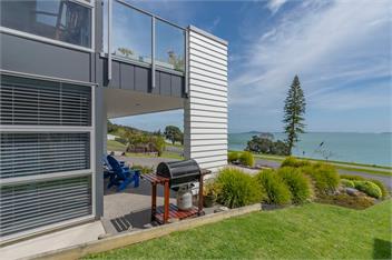 Maraetai Couples Retreat (Bachcare) - Auckland