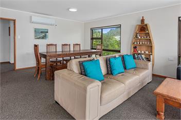 High Water Beach House, Absolute Beachfront - Whangarei
