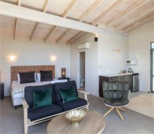 Church Bay Escape - Apartment Three - Waiheke Island 1081