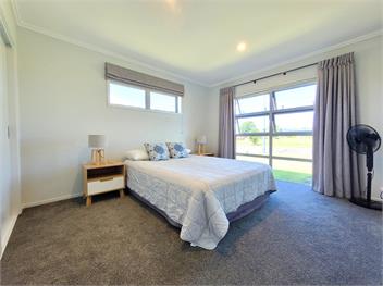 Hosts on the Coast Jackman Satisfaction - Whitianga