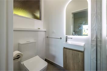 Surfdale Sunspot: Spa Escape Waiheke - Waiheke Island