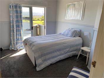 Love shack. Mahia beach  - Mahia beach. 