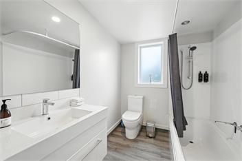 Albemarle Villa - Classic Villa with Parking & Modern Comforts - Christchurch