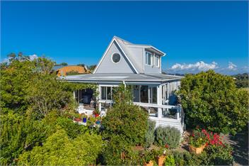 Garden and Bird Haven - Waiheke Island