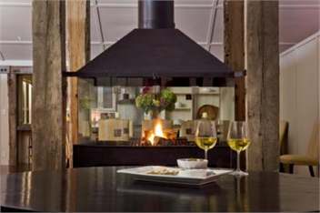blackhouse at Wainui Beach - Gisborne