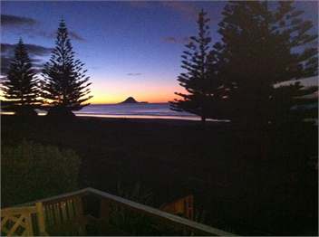 Beach Front House and Studio Unit - ohope
