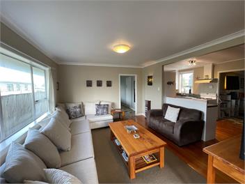 'Seabreeze' Waihi Beach Bach ** Superb location ~ Comfort ~ Relaxing ** - Waihi Beach