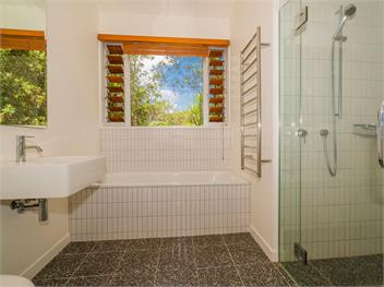 The Golden Hideaway (Bachcare) - Matarangi