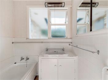 Lofty Lakeviews (Bachcare) - Acacia Bay
