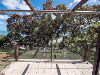 Calianne - Superb Beachfront Architecture - Far North