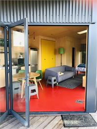 Stylish pool house with starter breakfast  - Christchuch 