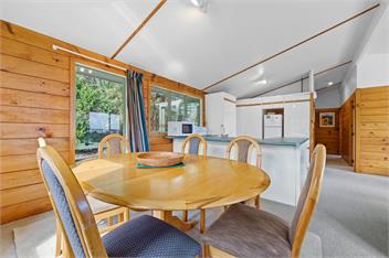 Seaview, Sun and Surf (Bachcare) - Piha